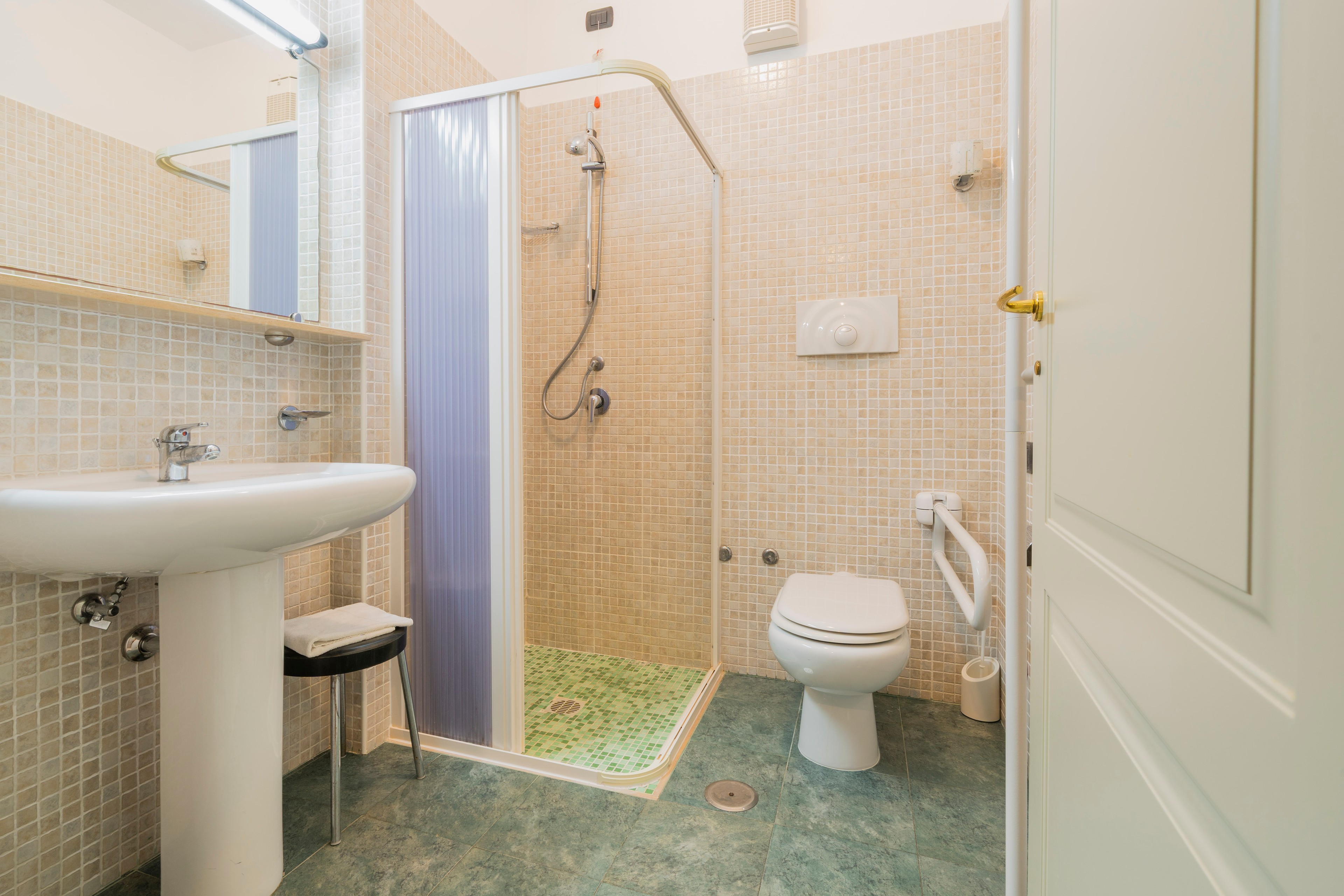 Bagno con doccia